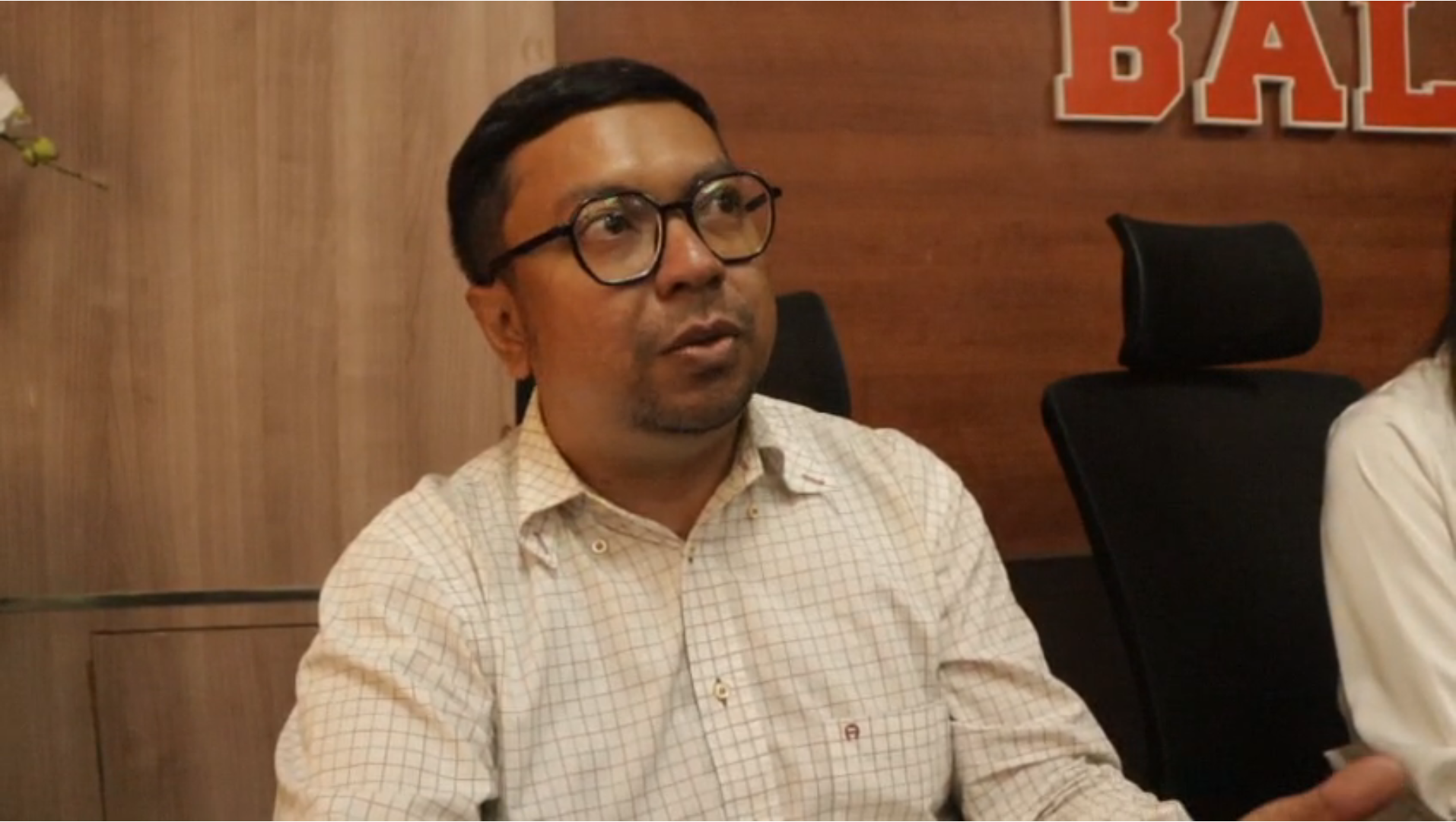 Dosen-Hukum-Tata-Negara-Universitas-Udayana-Bali-Edward-Thomas-Lamury2